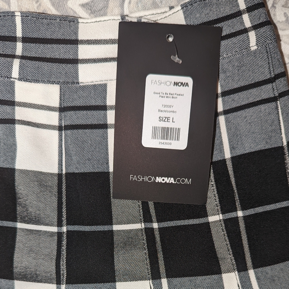 4/$12 School Girl Skirt - Picture 5 of 6